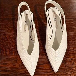 ZARA White Pointed Slingback Mules with Textured V‑Cut Upper